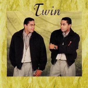 Front Cover Album Twin - Twin