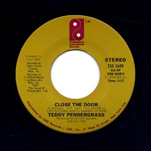Single Cover Teddy - Close The Door Pendergrass